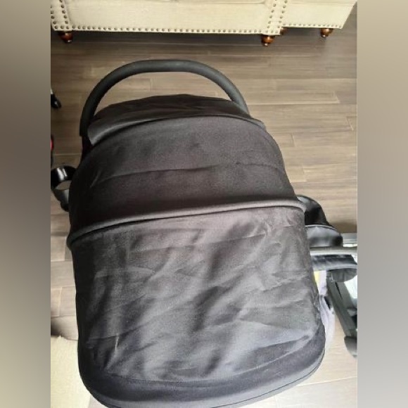 Evenflo pivot travel system stroller and car seat - Picture 4 of 7